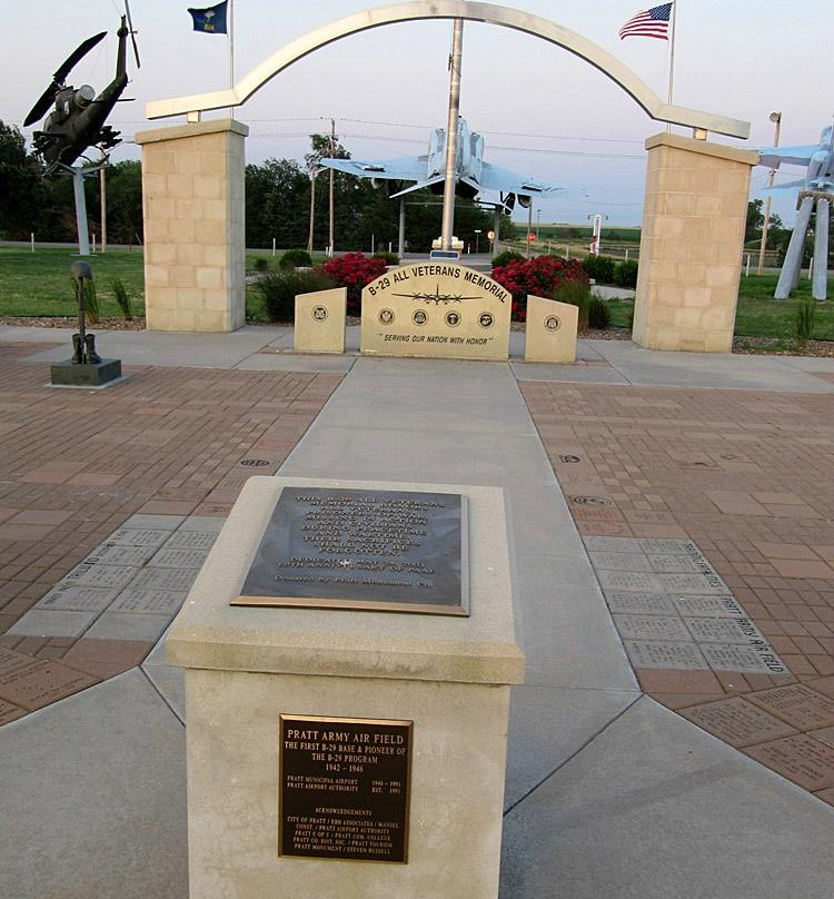 Pratt's All Veterans Memorial Complex-Pratt必去景点