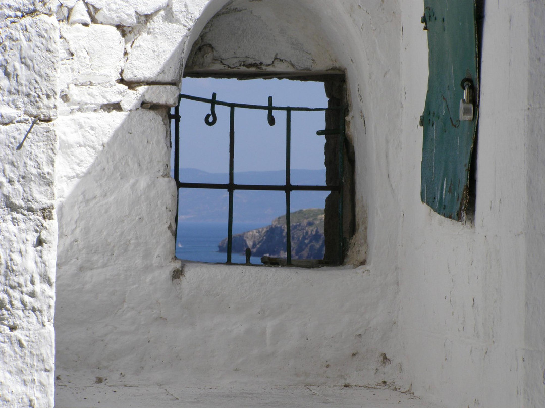 Panagia Glykofilousa-Petra必去景点