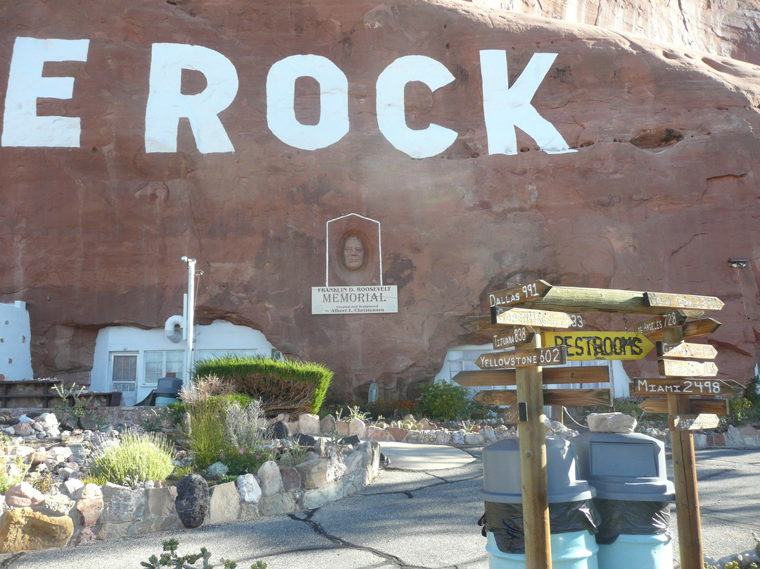 Hole N" The Rock-莫阿布必去景点