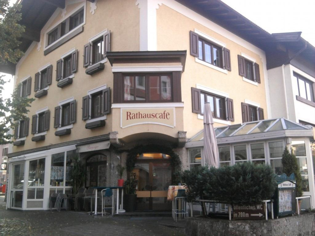 萨尔费尔登安斯特勒嫩米尔餐馆和美食-Rathaus Cafe