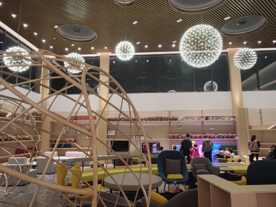 上海滴水湖假日酒店主图