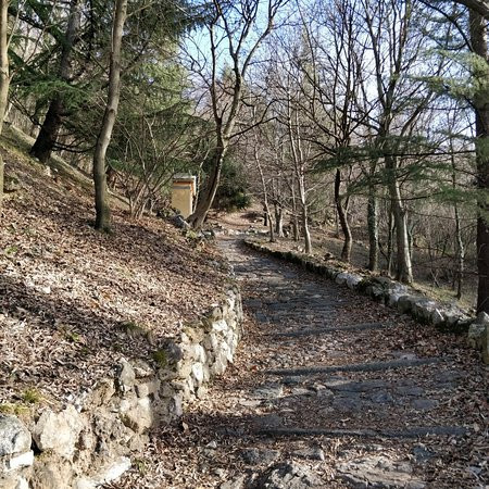 Santuario della Madonna della Neve-Pusiano必去景点