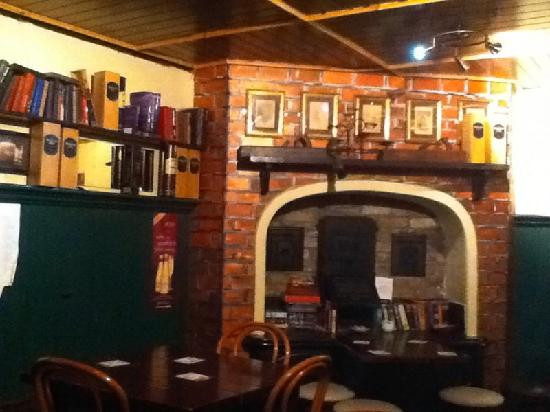 黄铜头颅酒吧-都柏林必去景点