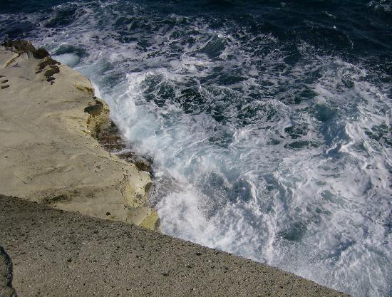 Sarakiniko Beach-米洛斯岛必去景点