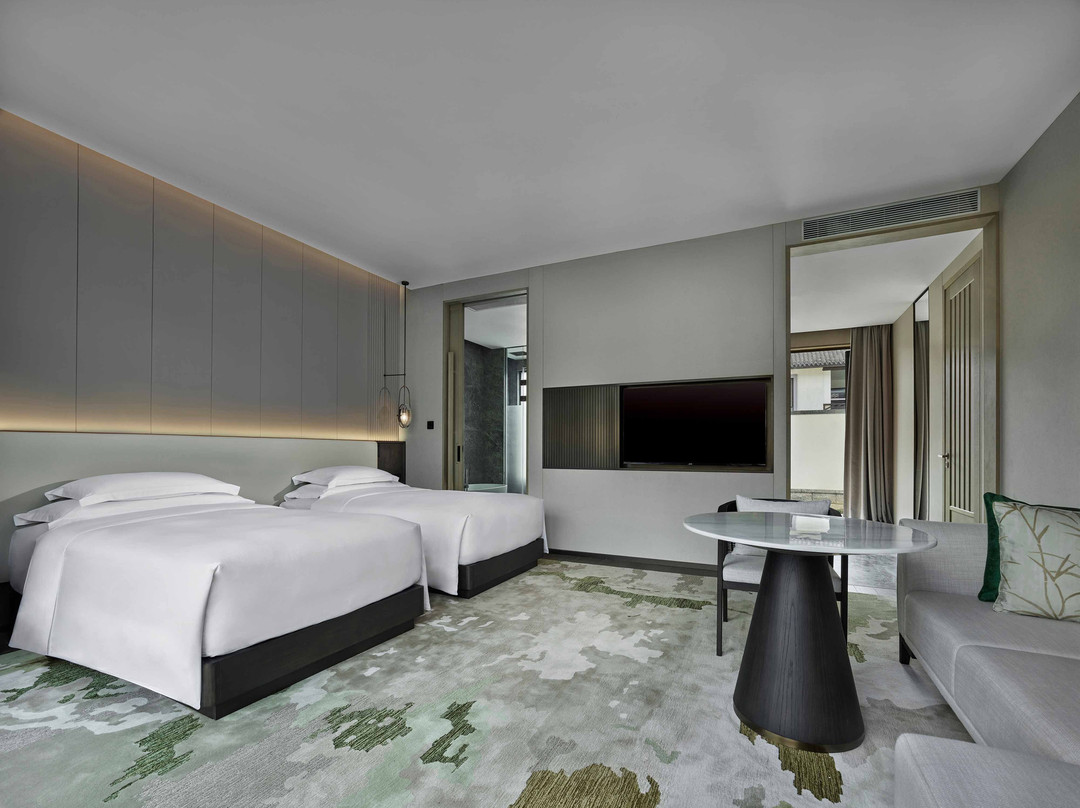 湖州西塞山鸿居主图