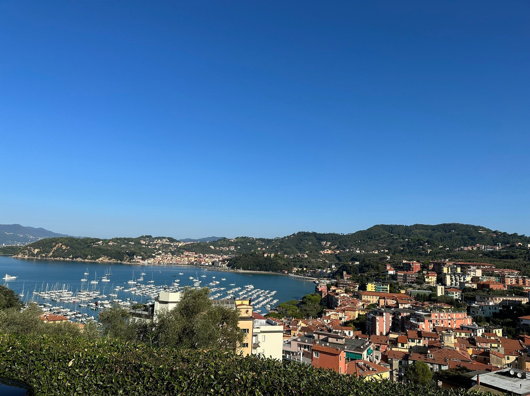 欧洲大酒店主图