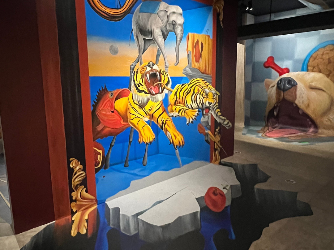 Tilt Pv A Tracy Lee Stum Museum-瓦拉塔港必去景点