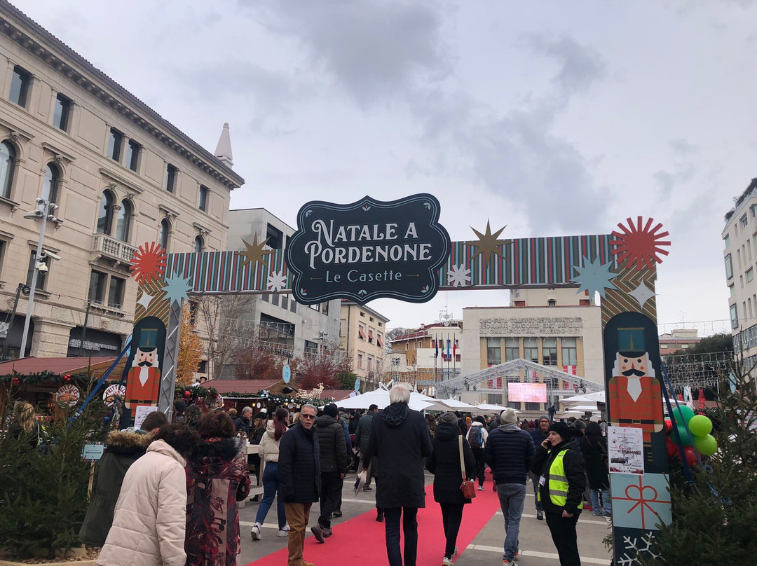 Piazzale XX Settembre-波代诺内必去景点