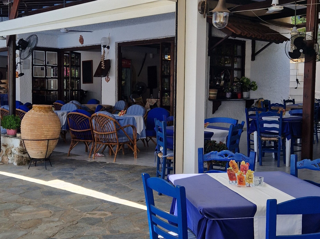 瓦萨洛拉斯酒店主图