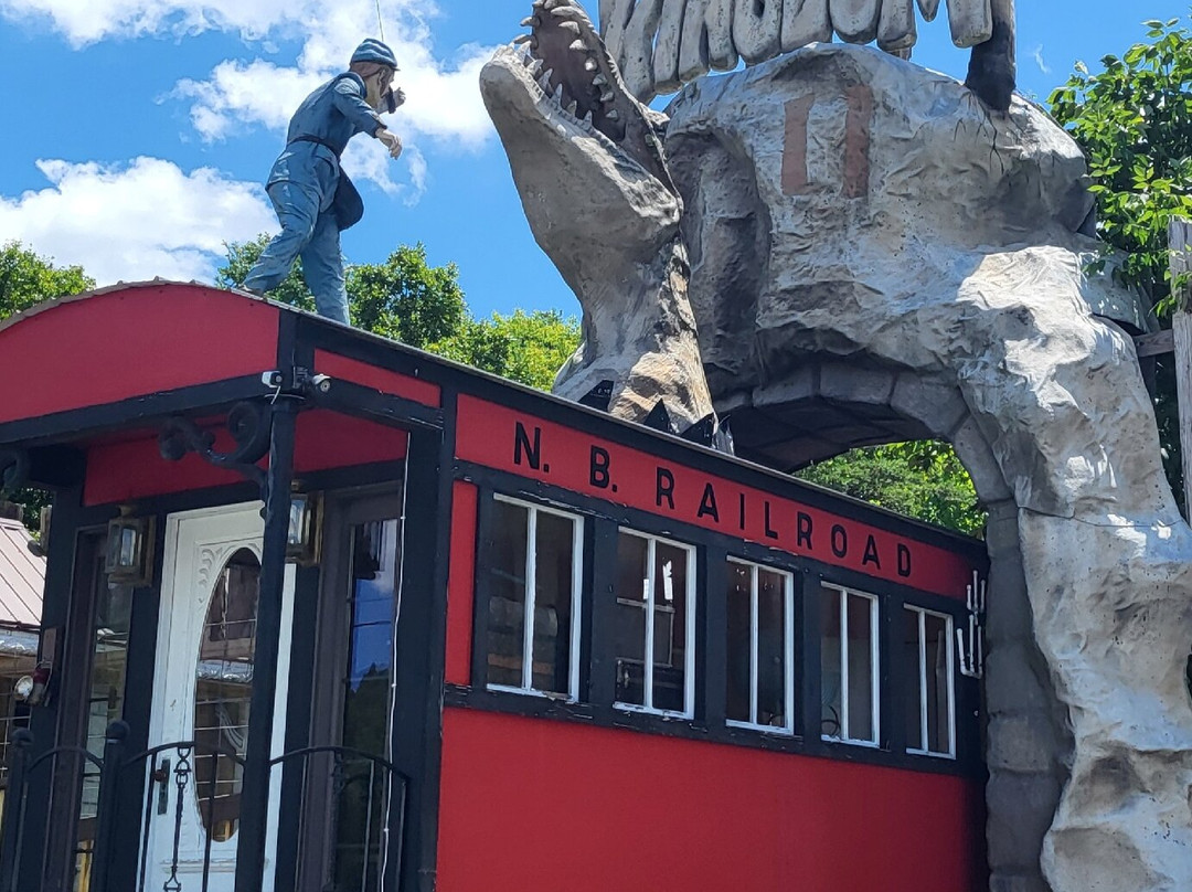 Dinosaur Kingdom II-天然桥必去景点