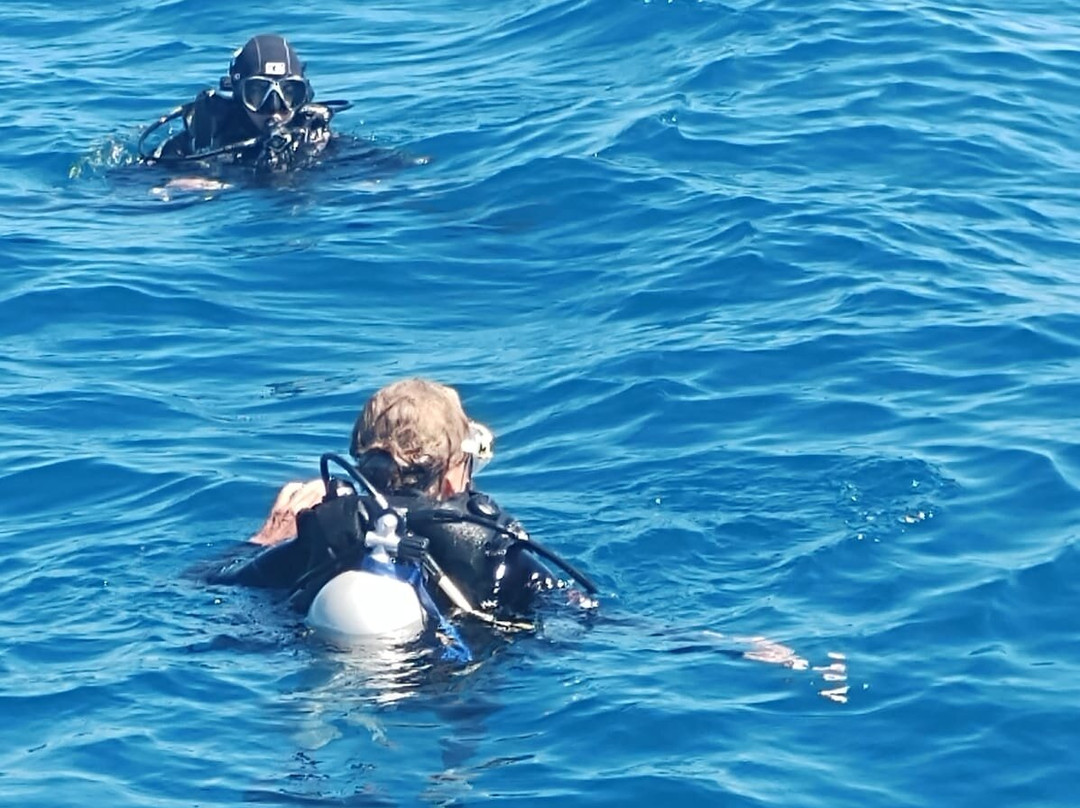 Double Deep diving center-诺西贝必去景点