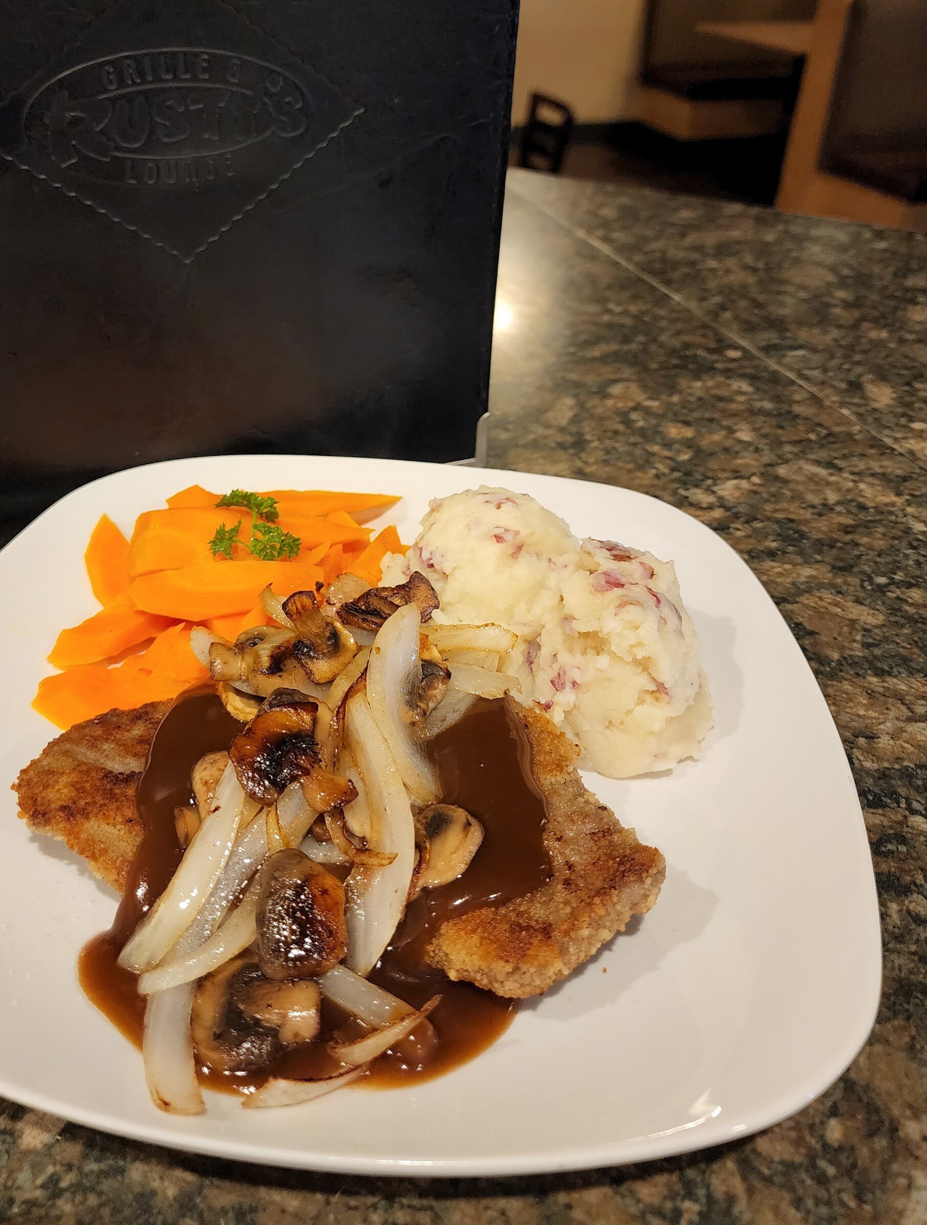 Bcminns - Lloydminster Hotel-餐饮