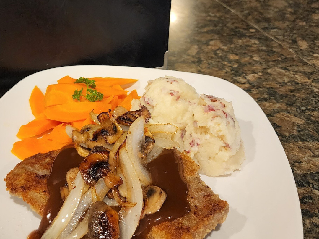 Bcminns - Lloydminster Hotel主图