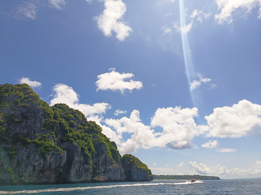 Taxi And Boat Tour By Aom-芭东海滩必去景点