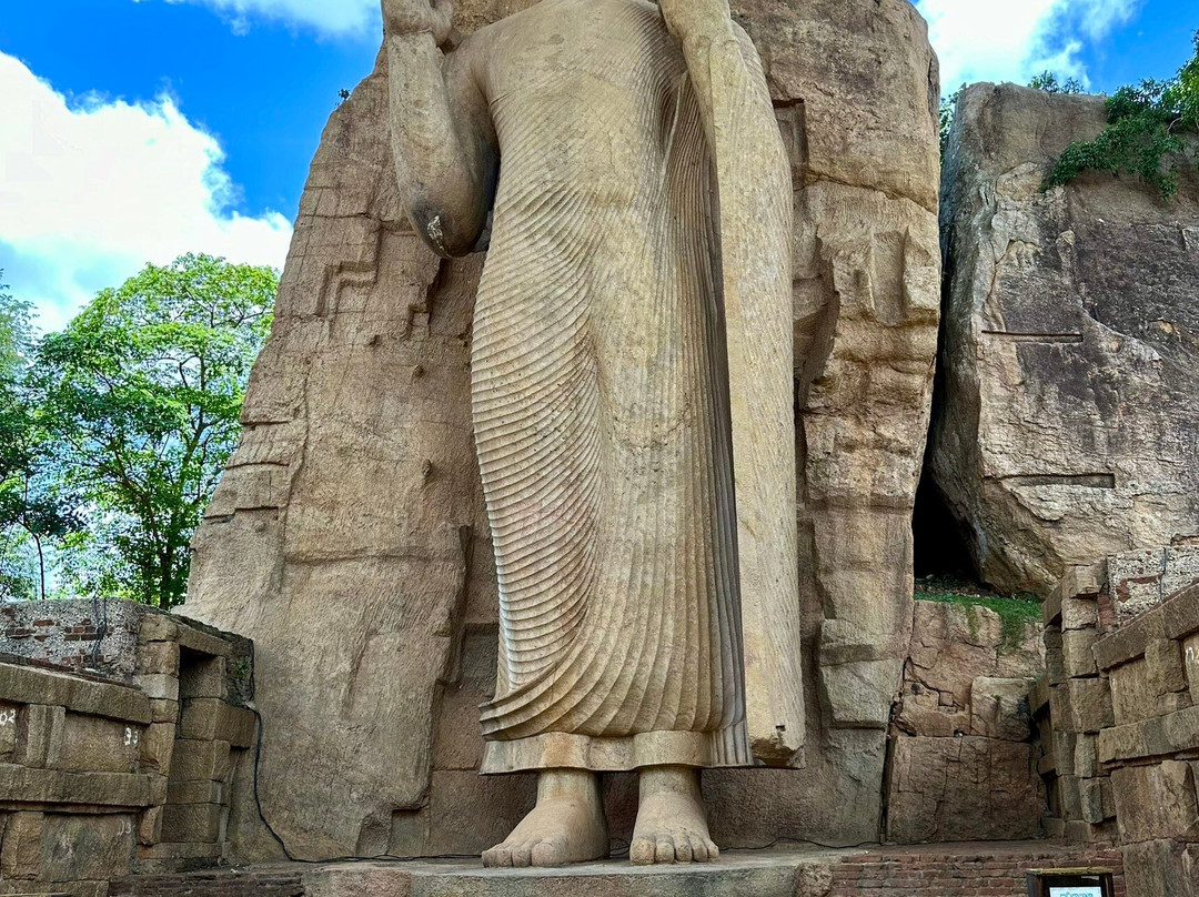 Avukana Buddha Statue-Kekirawa必去景点