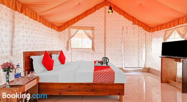 OYO Flagship Pine View Resort