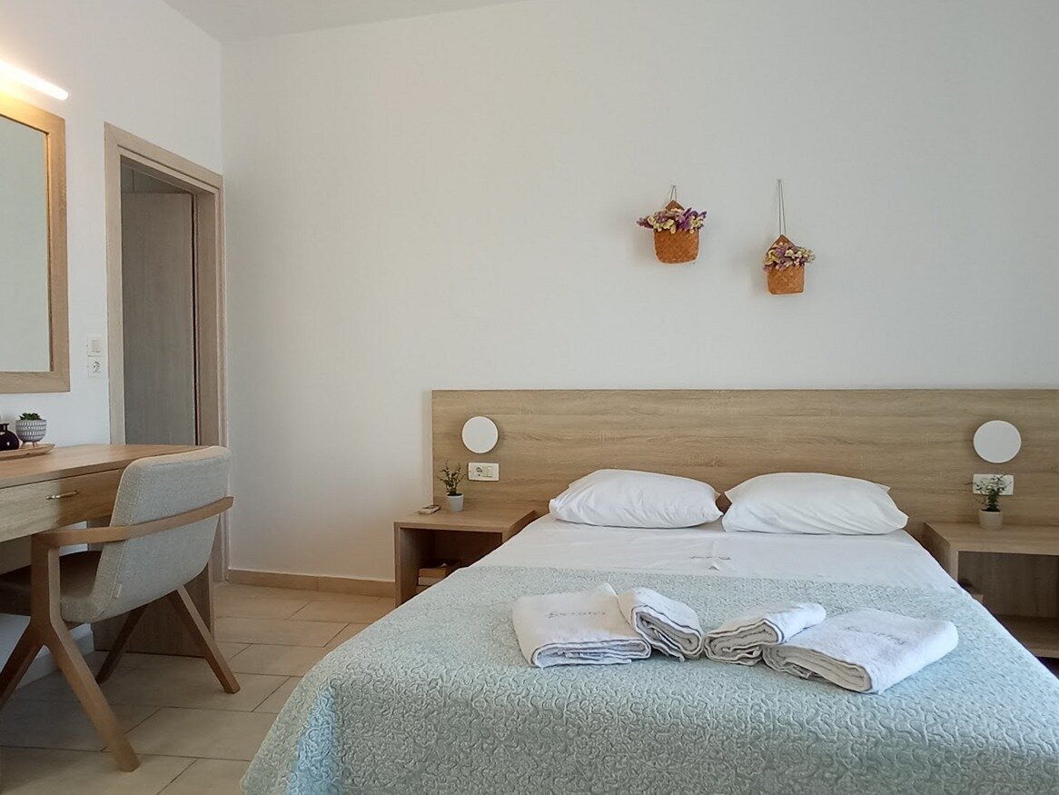 Socrates Apartments-客卧