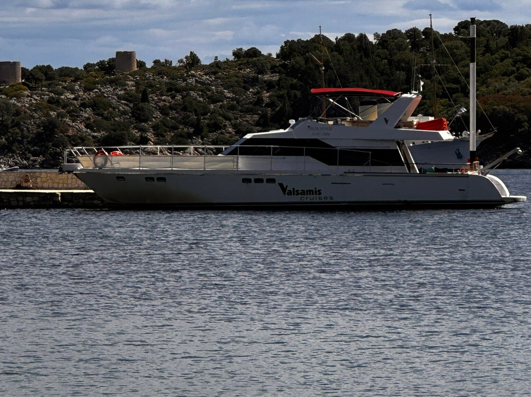 Valsamis cruises景点图片
