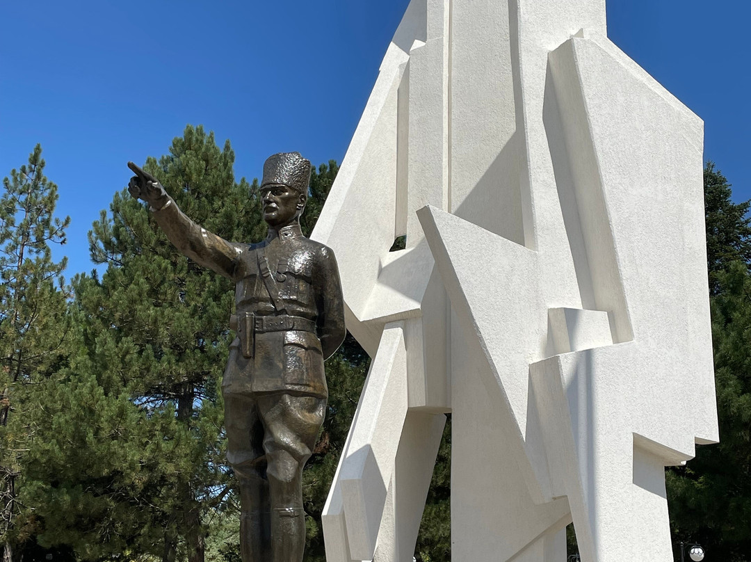 Zafertepe Calkoy Zafer Aniti-Kutahya必去景点