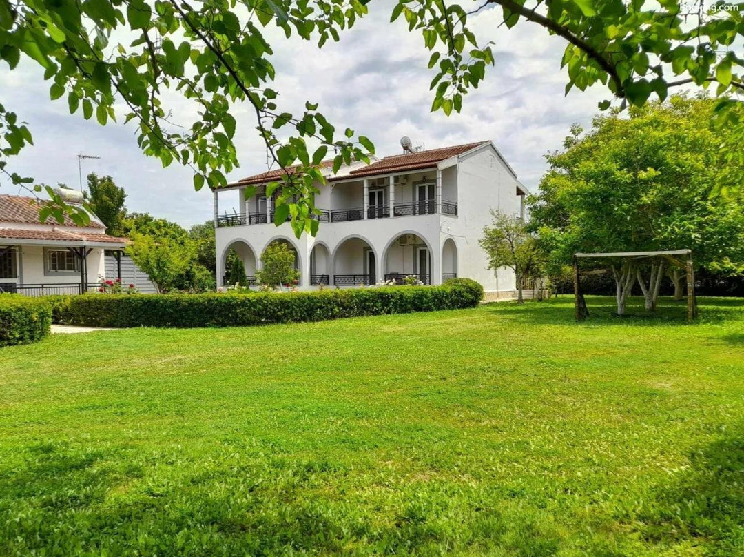 Elena A Apartments主图