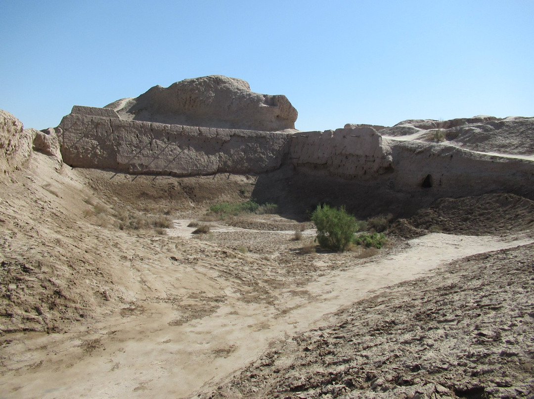 Fortress Toprak Kala-Bustan必去景点