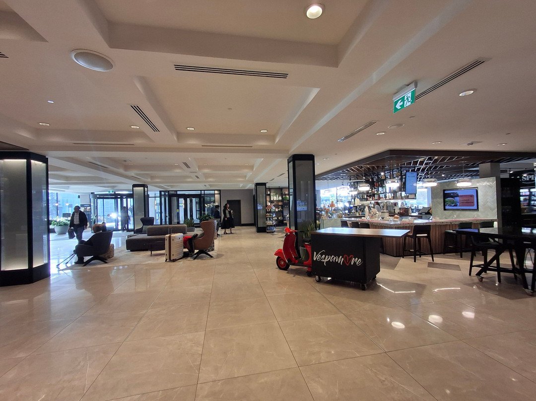 拉瓦尔喜来登酒店主图