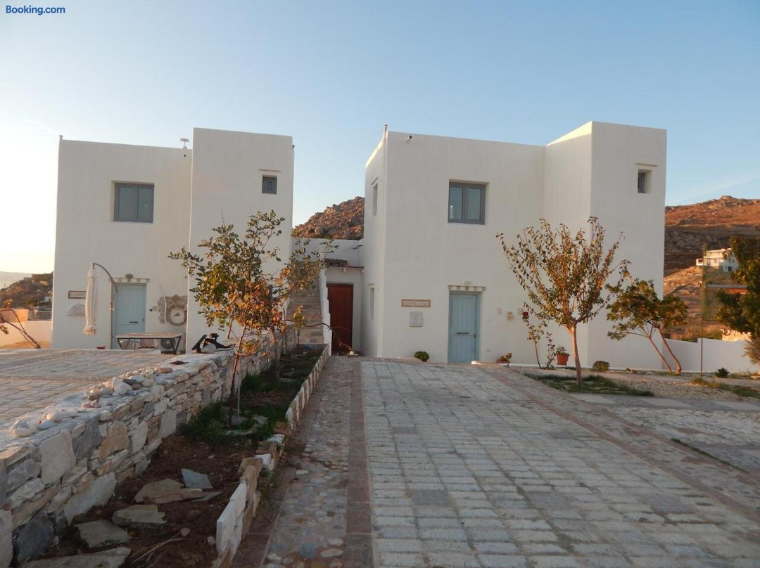 Armonia Studios and Villas