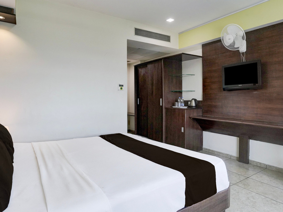 Super Townhouse Anand