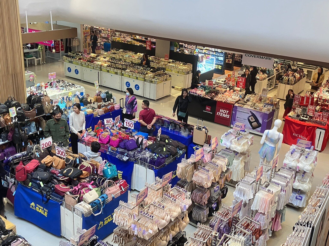 Friday Department Store-程逸必去景点