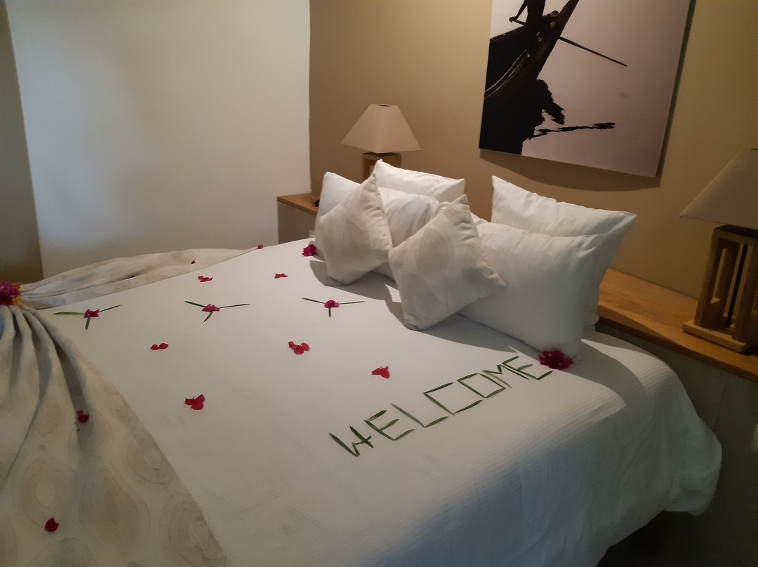 Royam Hotel主图