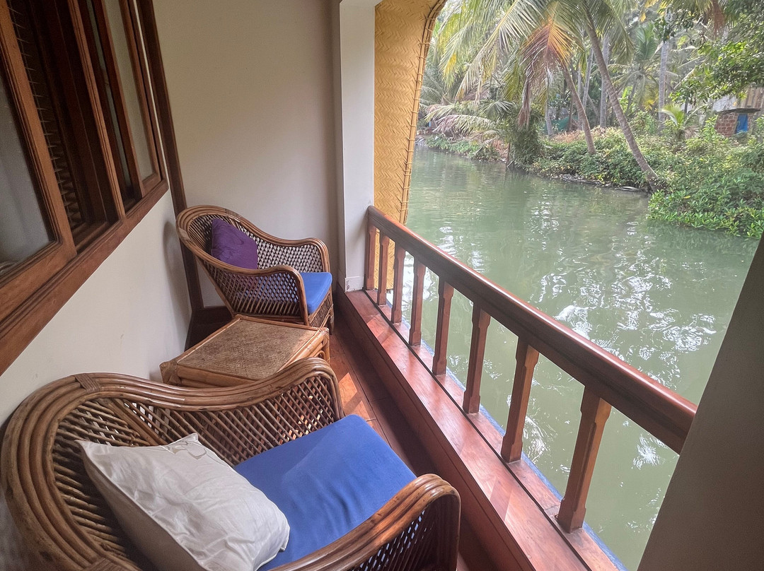 The Lotus Houseboat景点图片