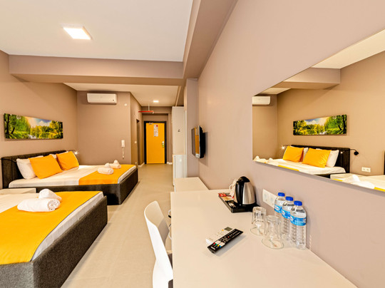 First Joy Hotel主图