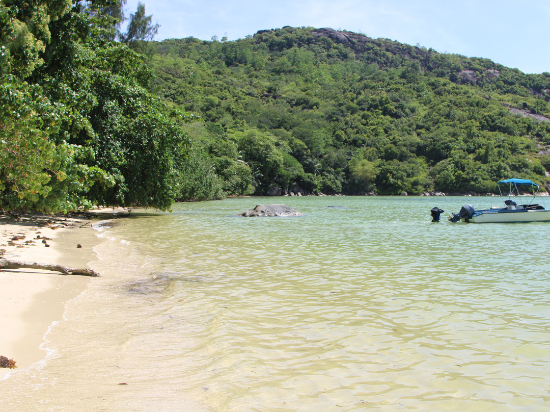 Baie Ternay Marine National Park景点图片