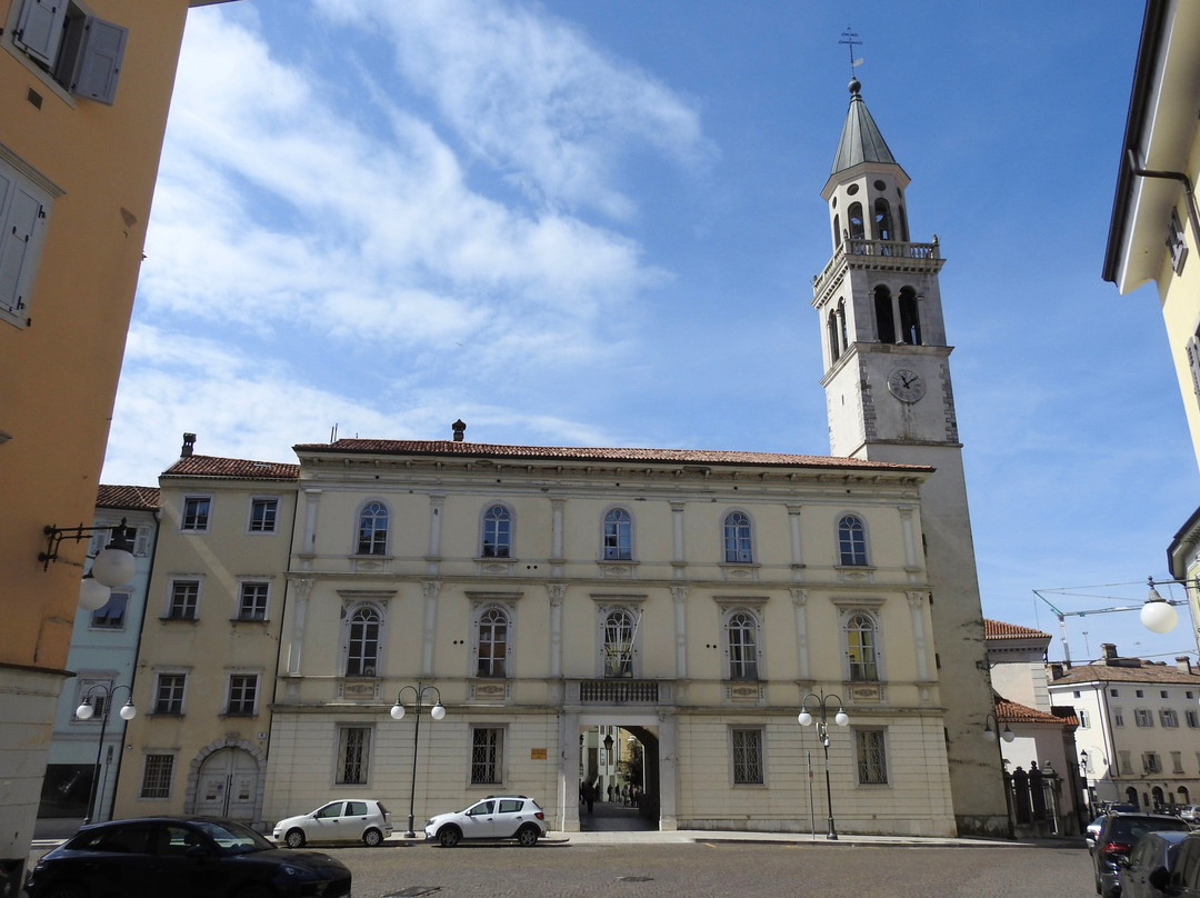 Piazza Cavour景点图片