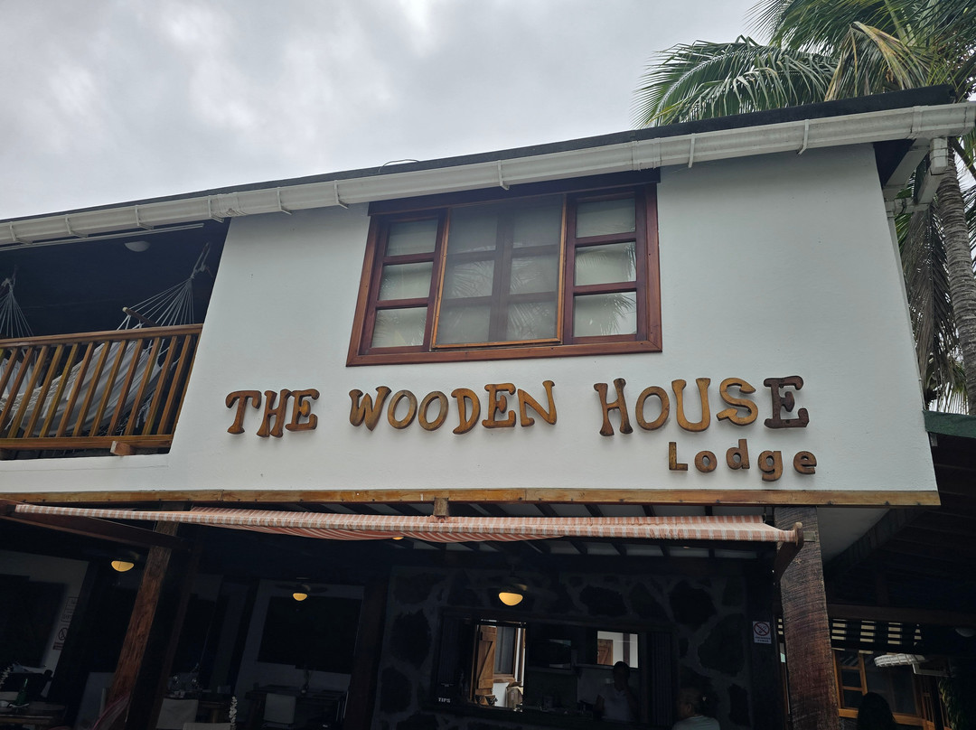 The Wooden House Lodge主图