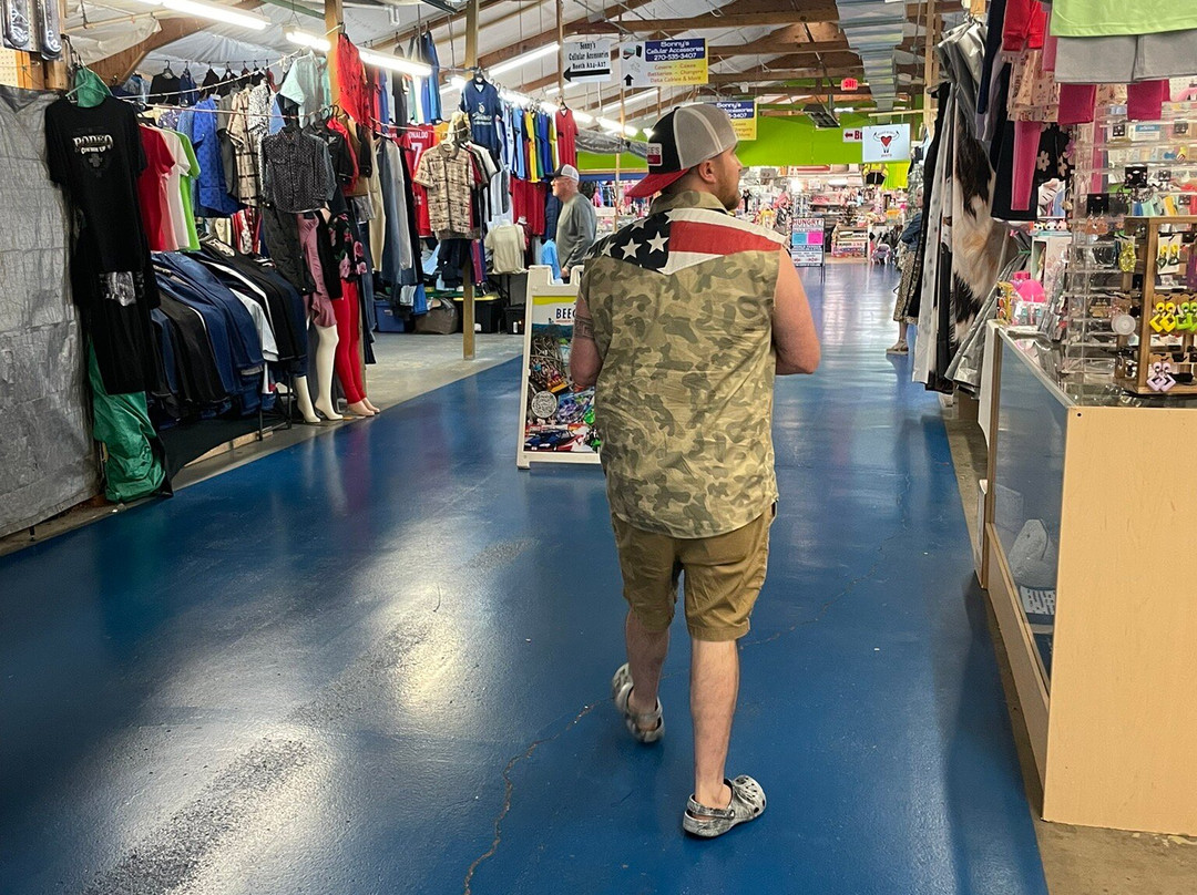 Flea Land-鲍灵格林必去景点