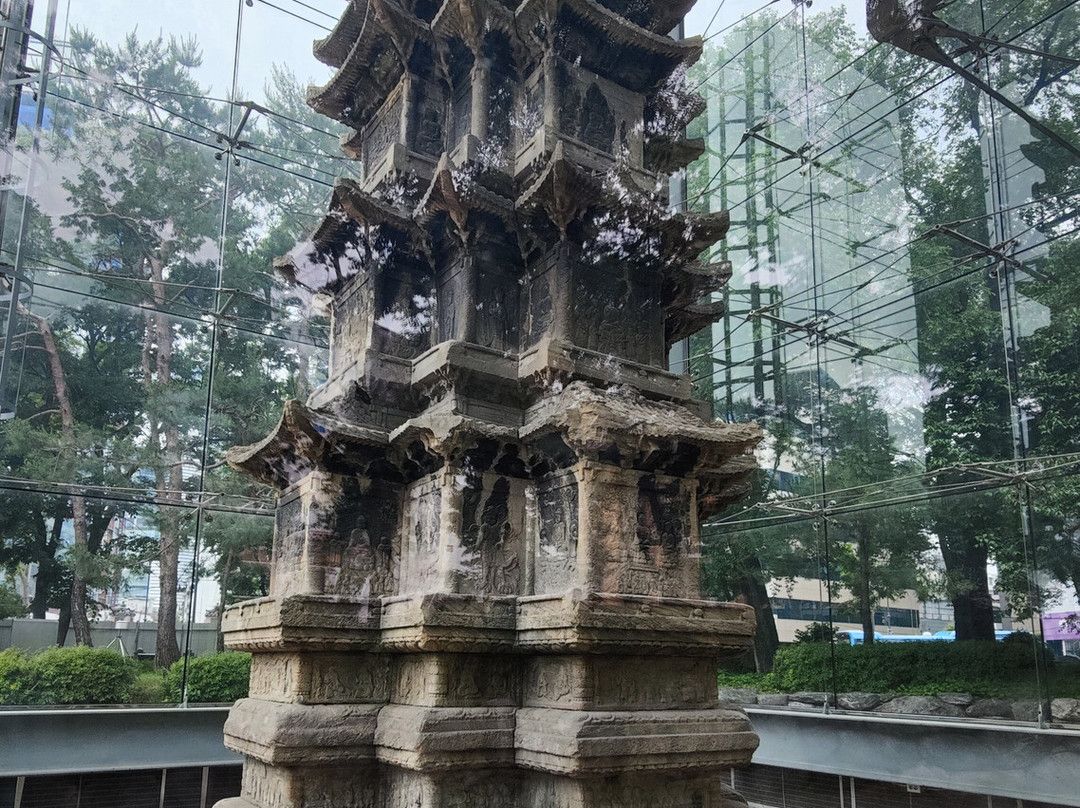 Ten-story Stone Pagoda of Wongaksa Temple Site-首尔必去景点