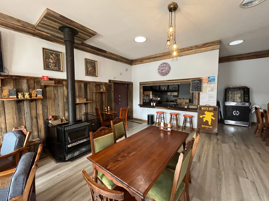 山上之熊旅馆主图