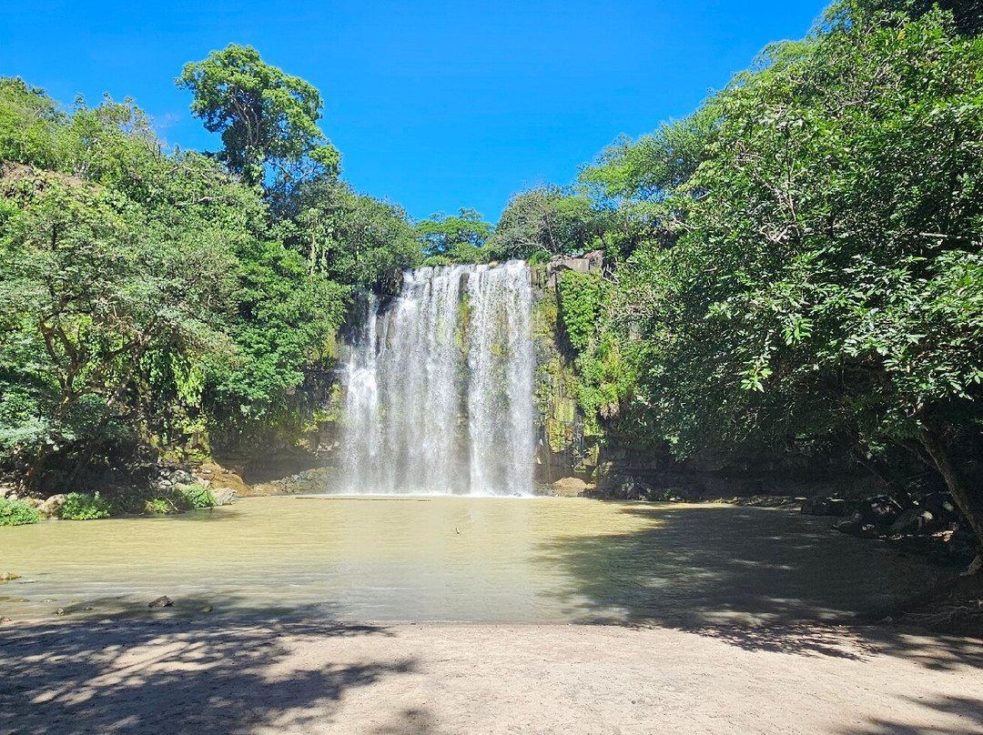 Hotel Luna del Llano主图