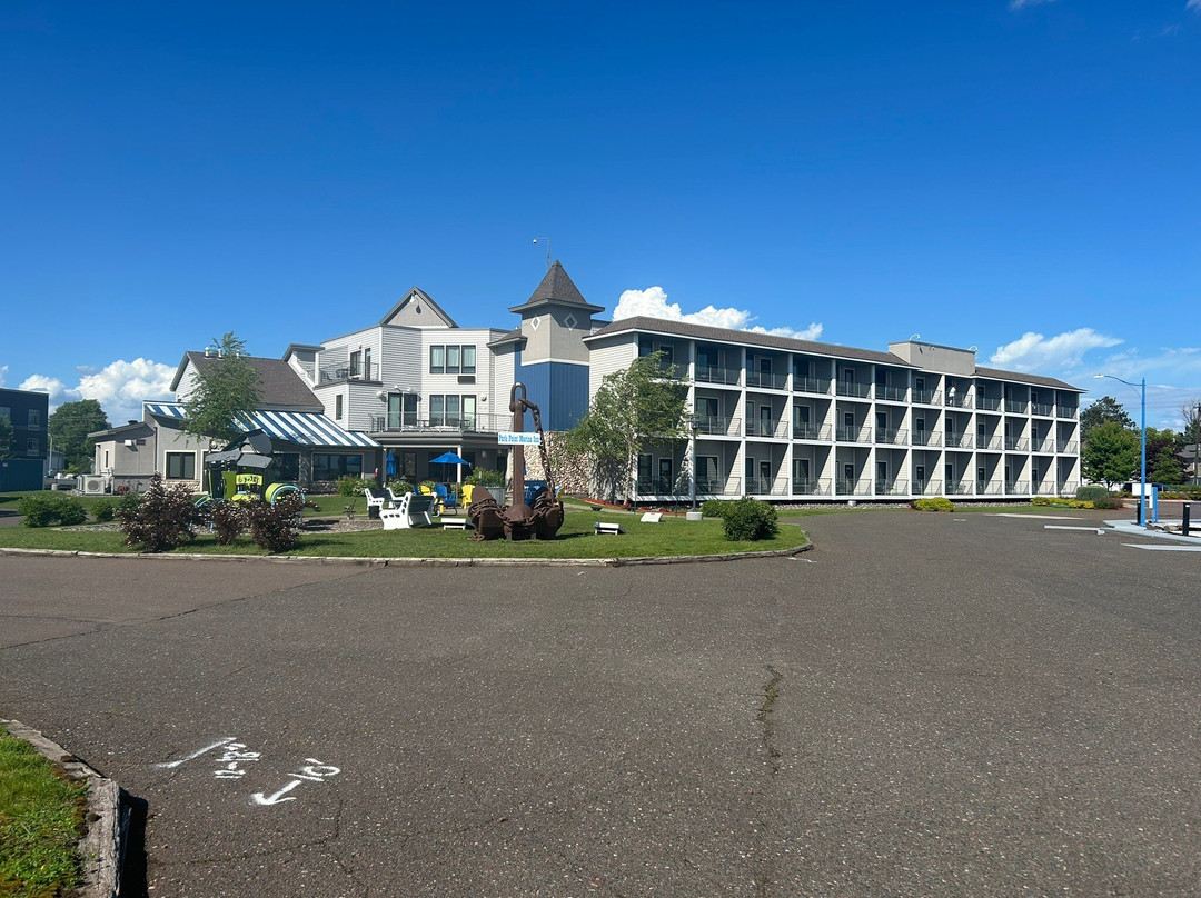 Park Point Marina Inn主图