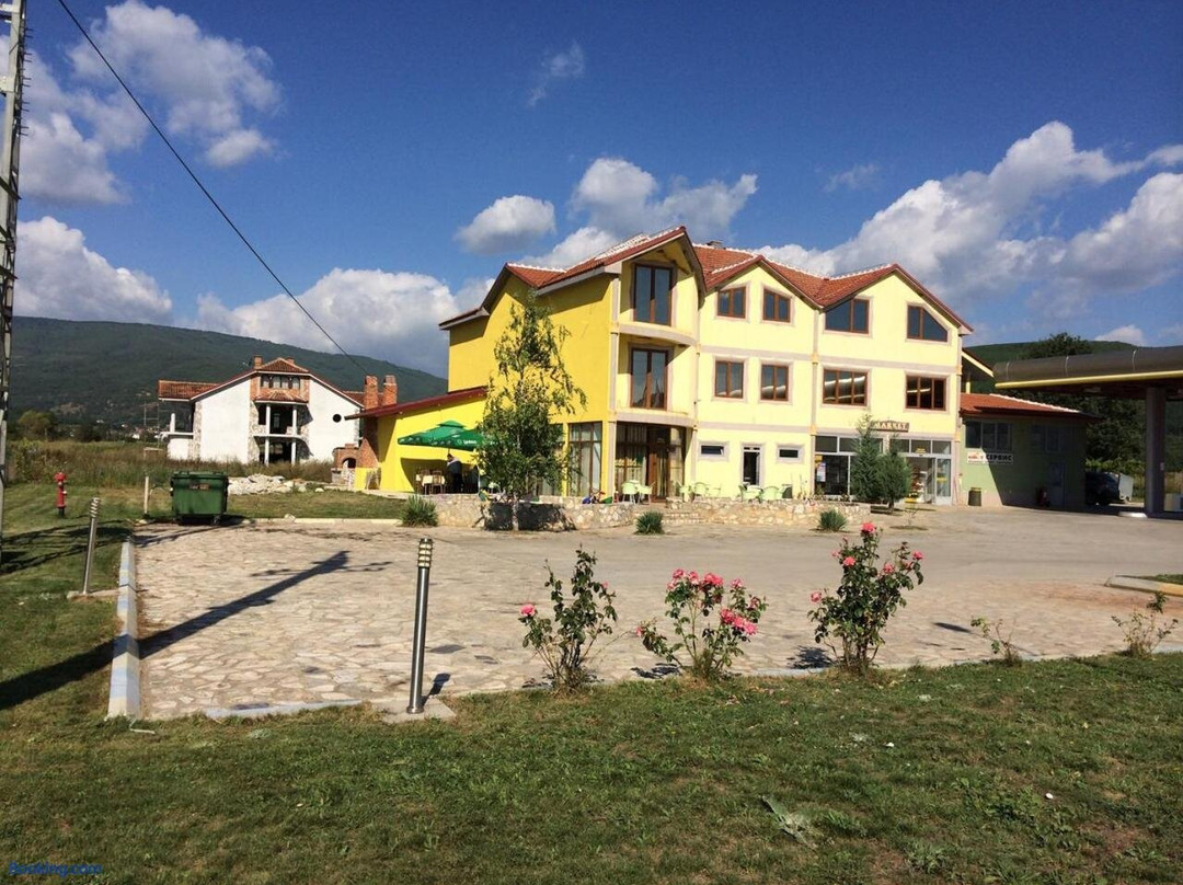 Dezerto Hotel & Suites