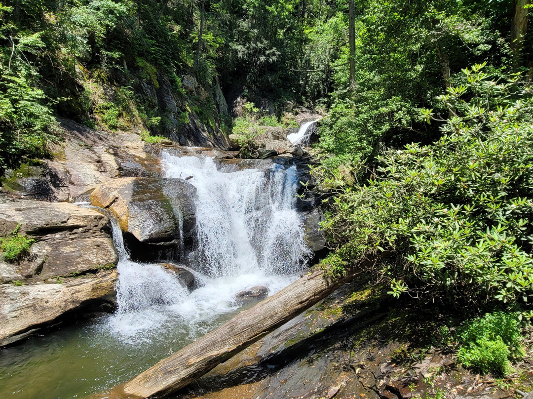 Dukes Creek Falls Trail-海伦必去景点