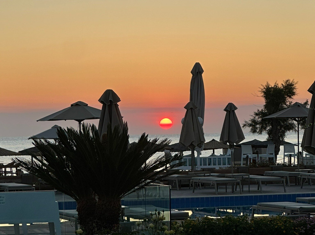 GK Beach Hotel主图