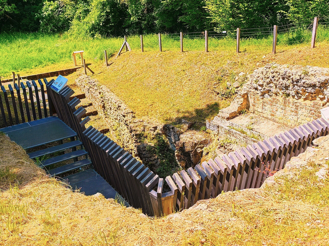 La Grand Font - Fontaine Romaine Souterraine-Le Douhet必去景点