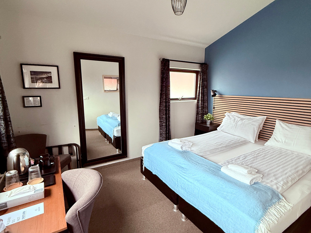 Adventure Hotel主图