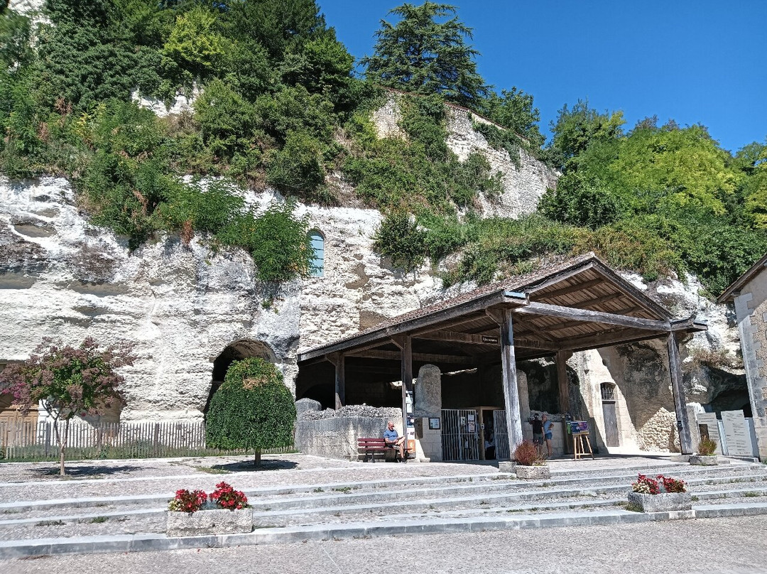 Monolithic Church of Saint-Jean of Aubeterre-Aubeterre-sur-Dronne必去景点