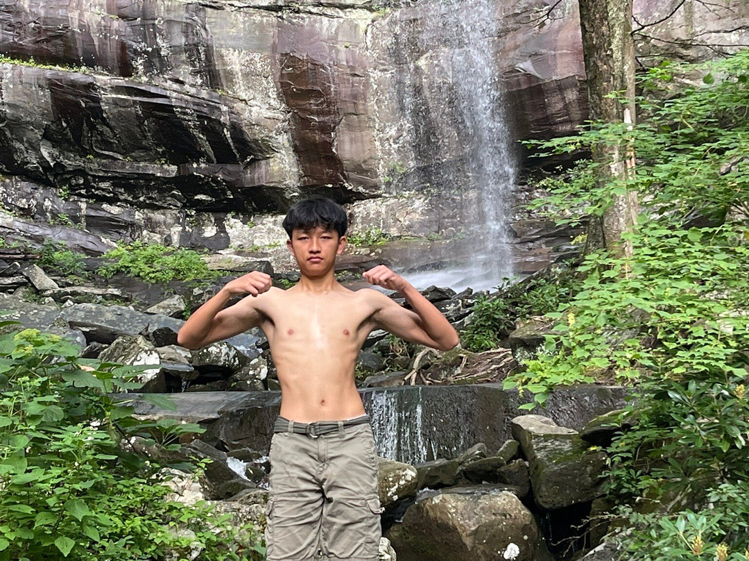 Rainbow Falls Trail-大雾山国家公园必去景点