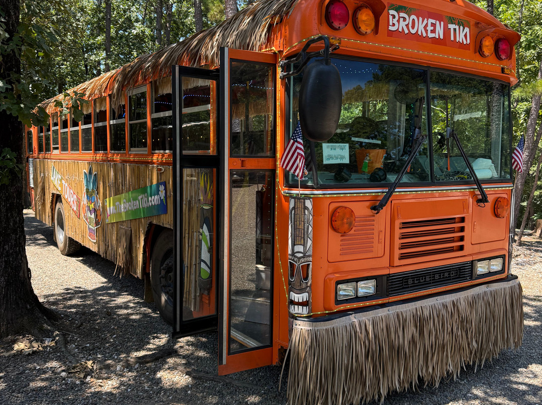 Broken Bow Lake Tiki Boat Tours-Broken Bow必去景点