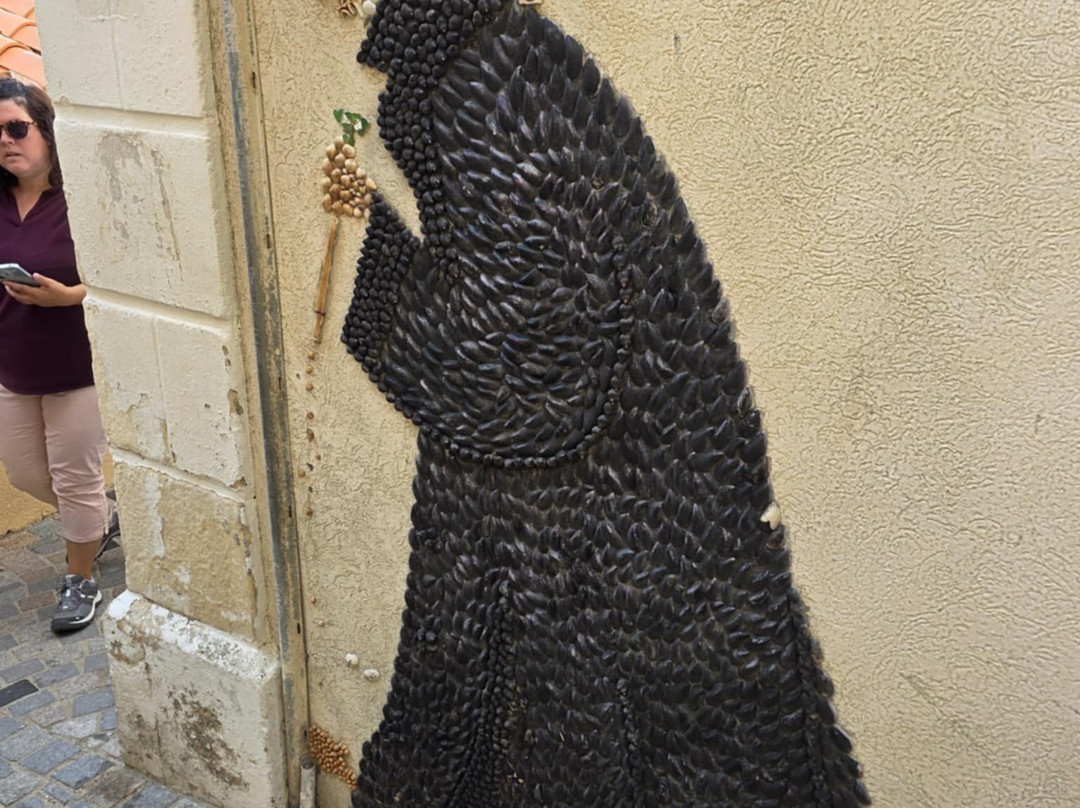 Quartier de l'Ile de Penotte-莱萨布勒多洛讷必去景点