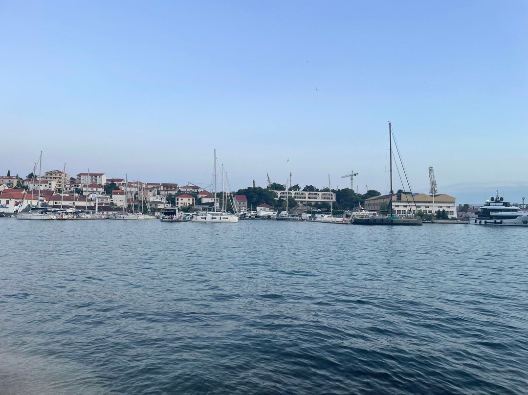 Waterfront Promenade-特罗吉尔必去景点